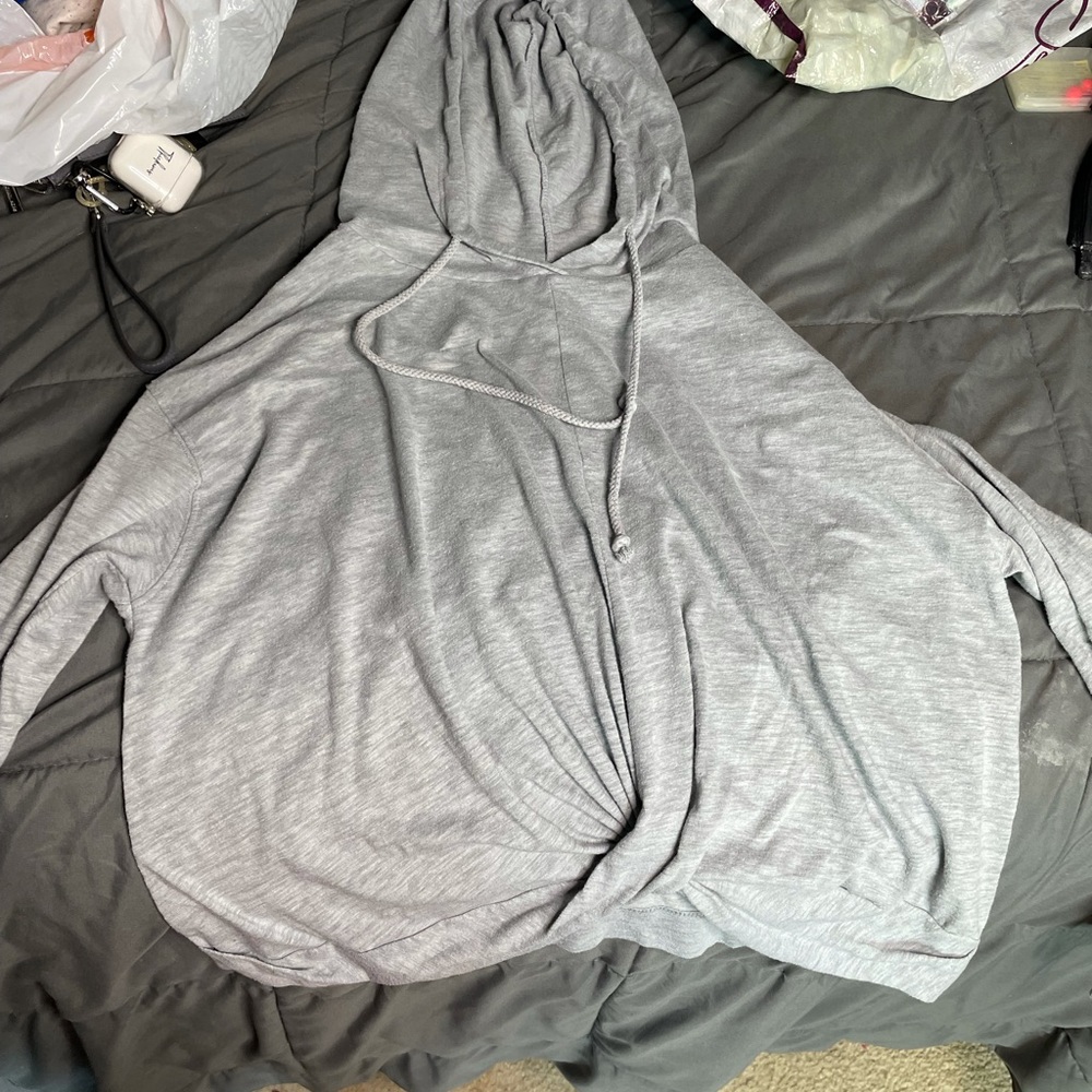 Grey flirtitude pullover cropped